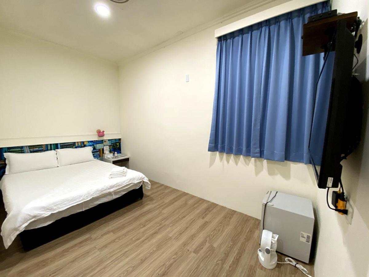Super White Hotel Taitung Екстериор снимка