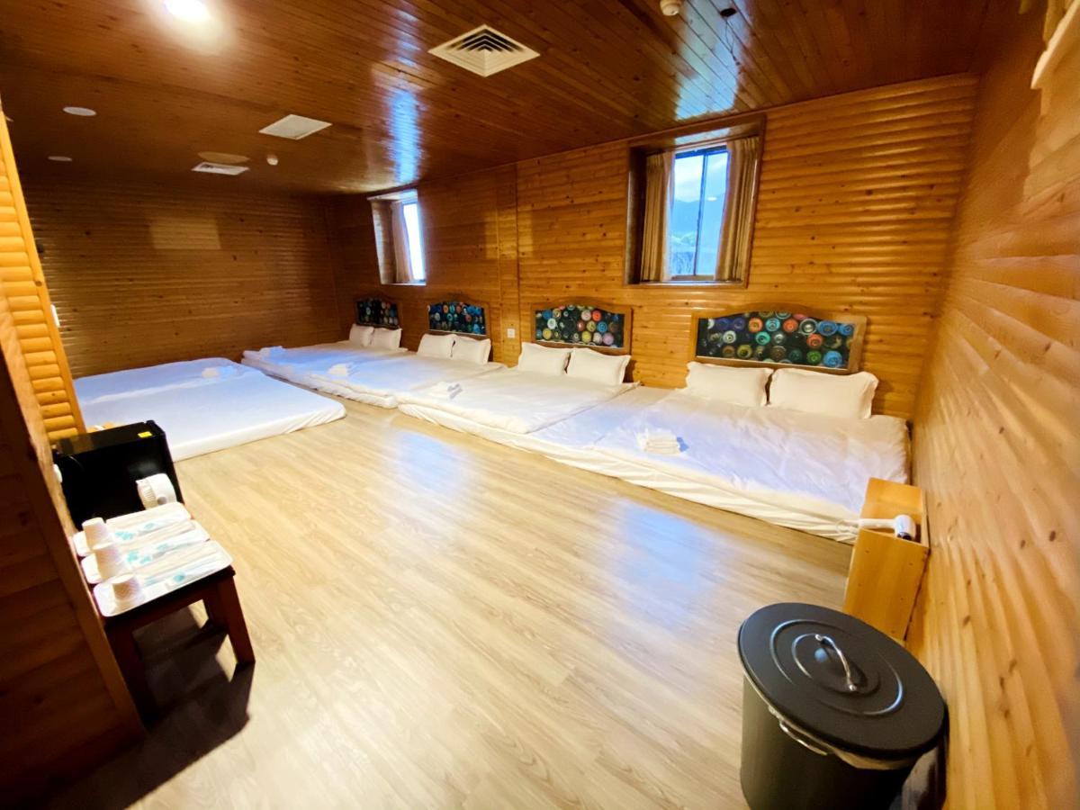 Super White Hotel Taitung Екстериор снимка