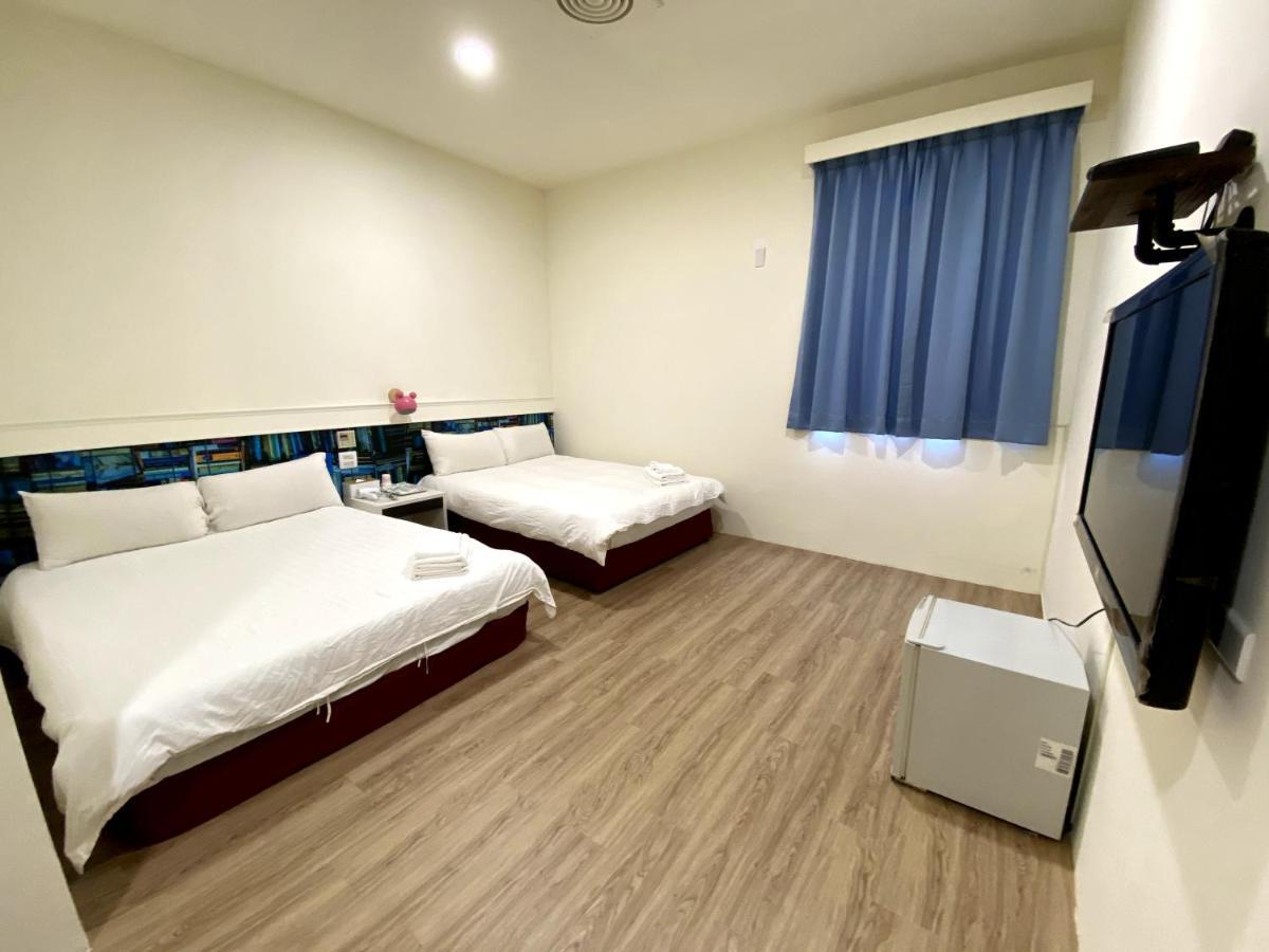 Super White Hotel Taitung Екстериор снимка